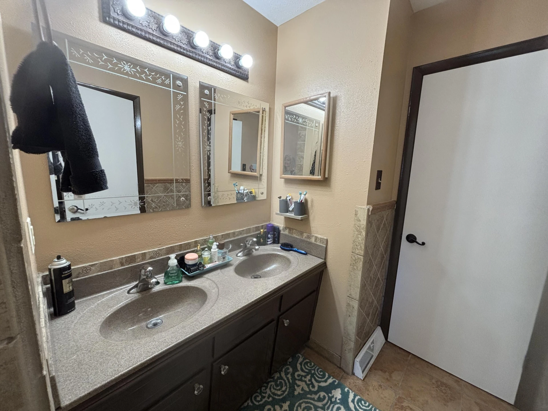 3924 St James CIR - Photo 18