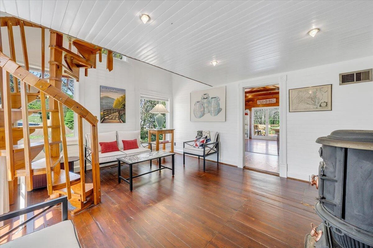 5297 Peaks RD - Photo 8