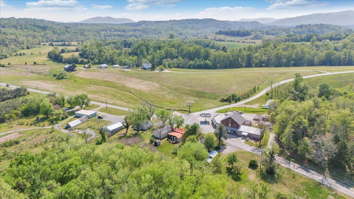 5297 Peaks RD - Photo 68