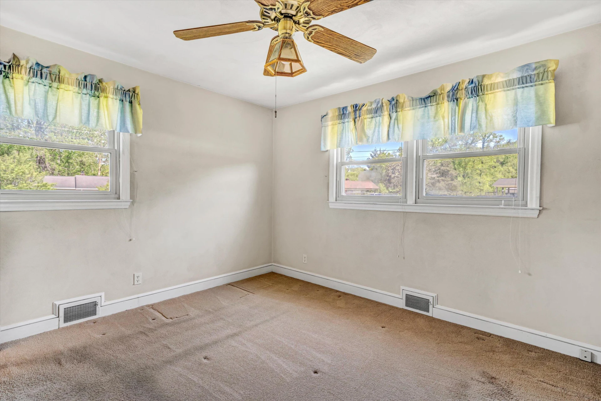 192 Beverly Hills CIR - Photo 16