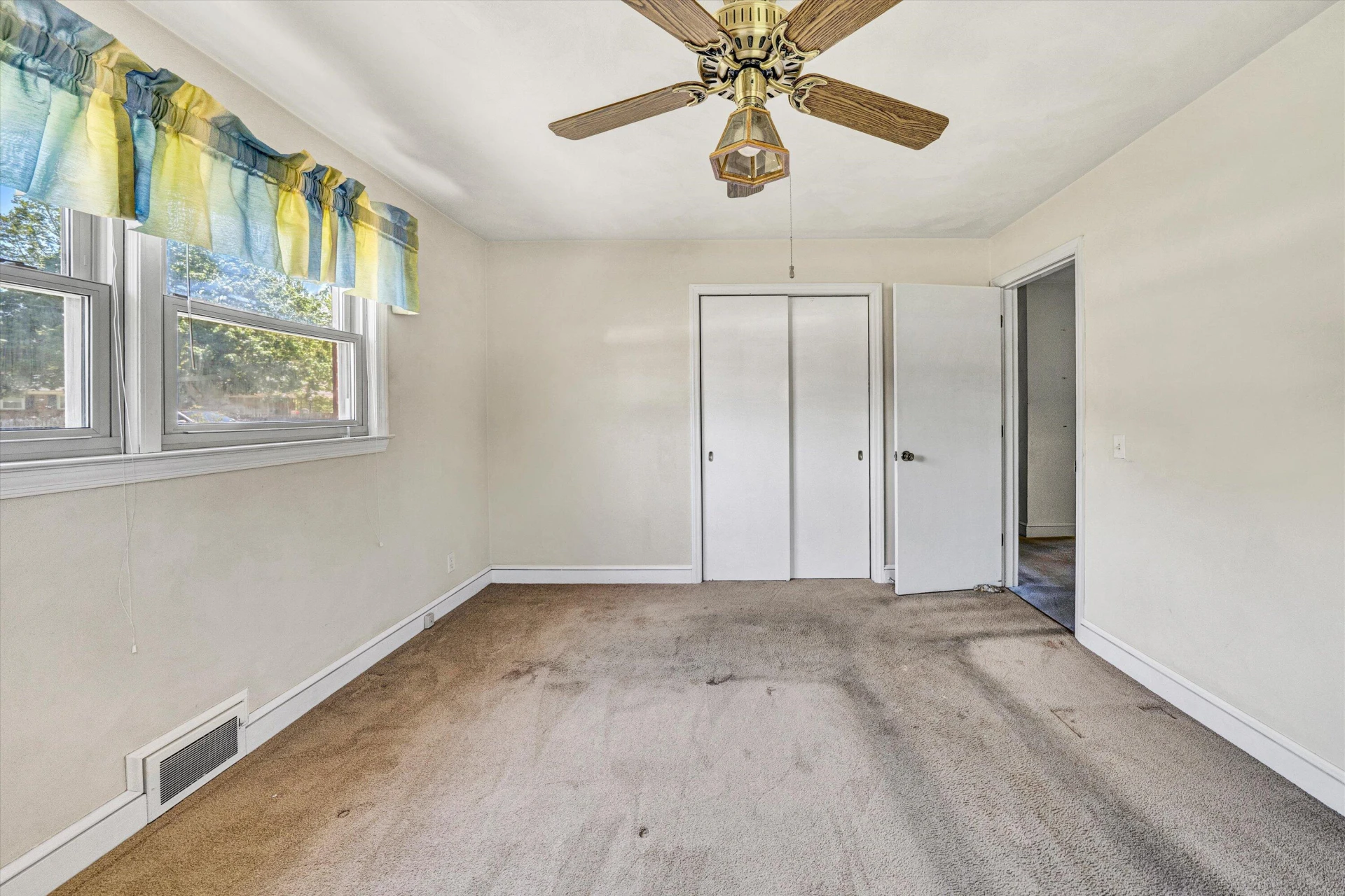 192 Beverly Hills CIR - Photo 17