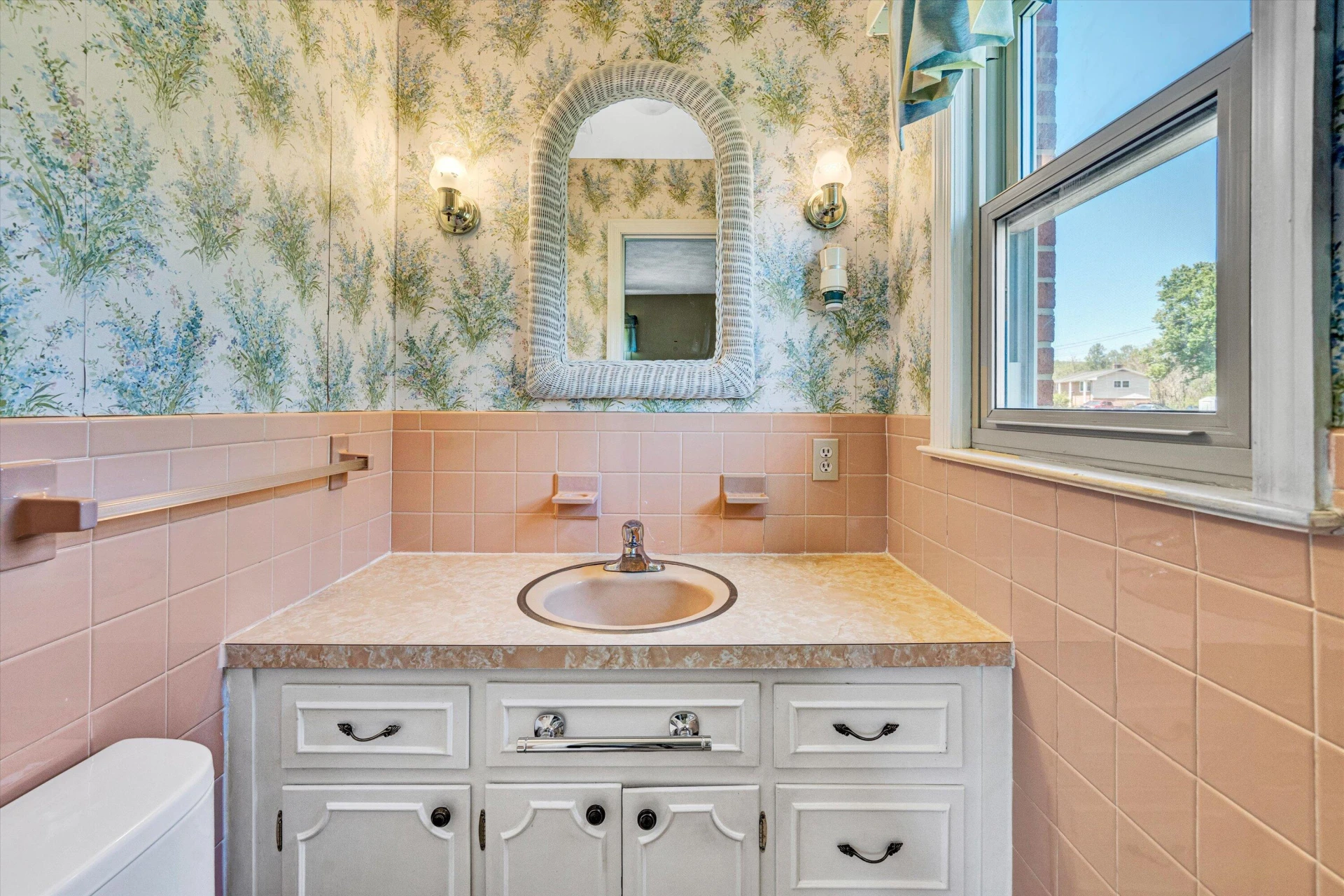 192 Beverly Hills CIR - Photo 18