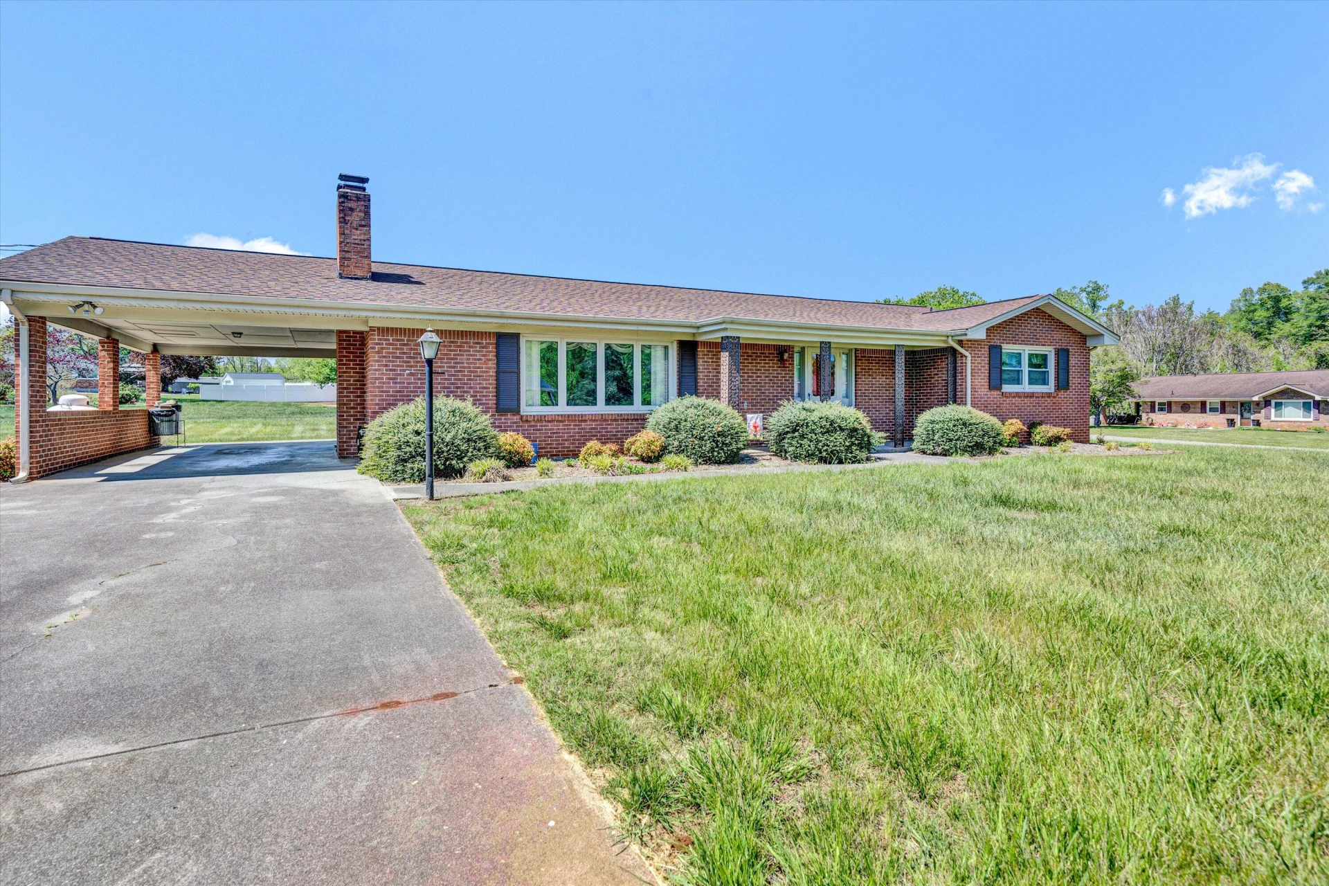 192 Beverly Hills CIR - Photo 4