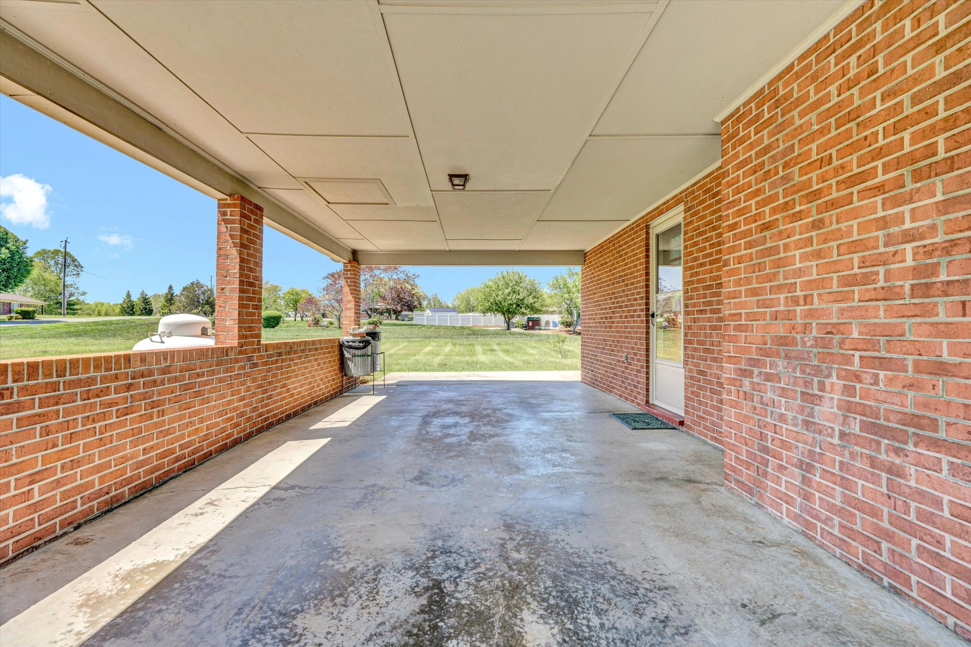 192 Beverly Hills CIR - Photo 5
