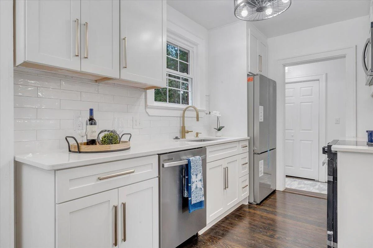 2633 Oregon AVE - Photo 14