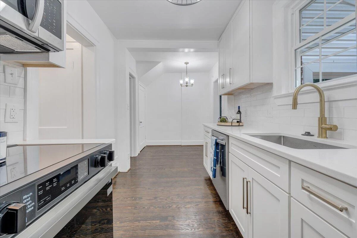 2633 Oregon AVE - Photo 17