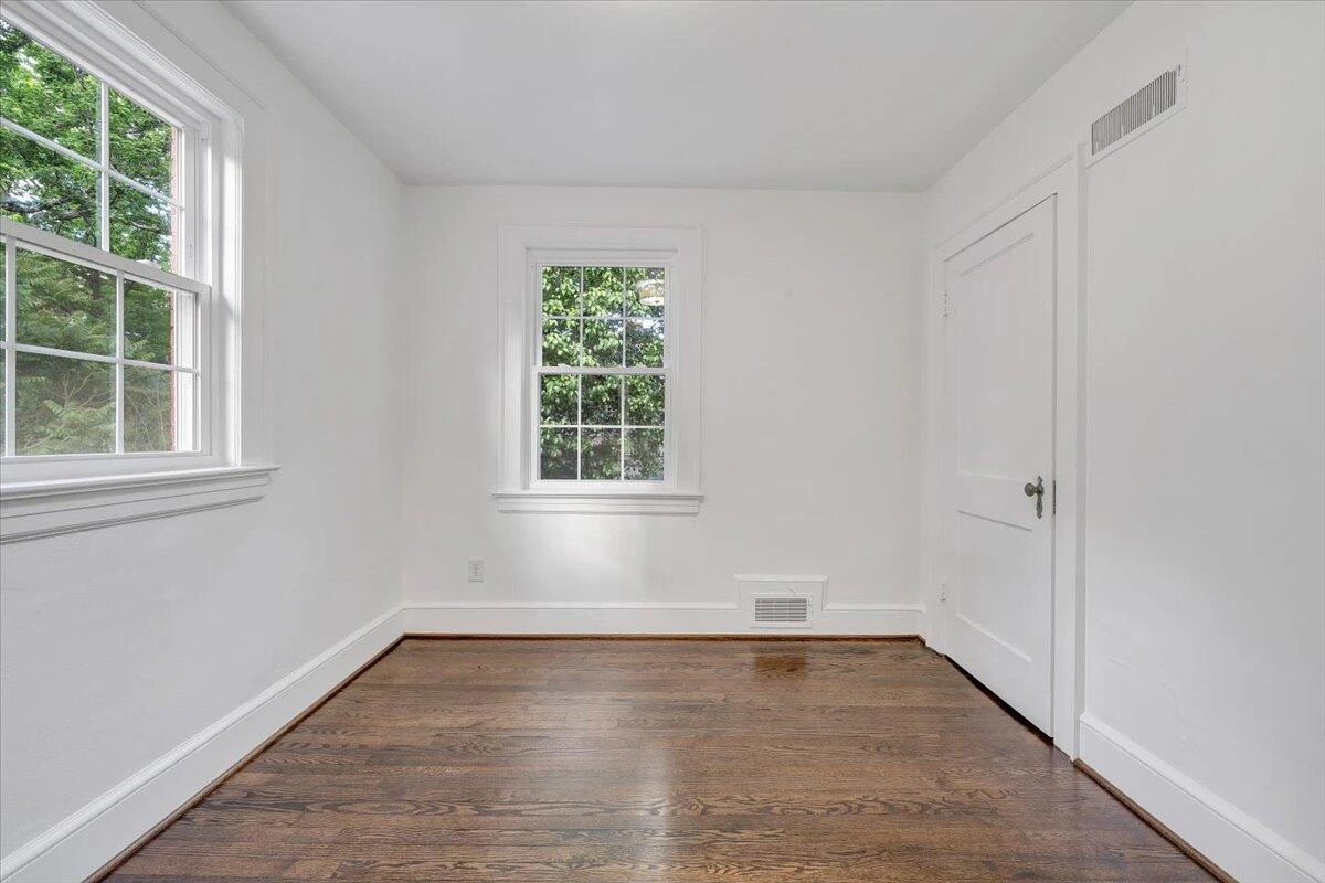 2633 Oregon AVE - Photo 29