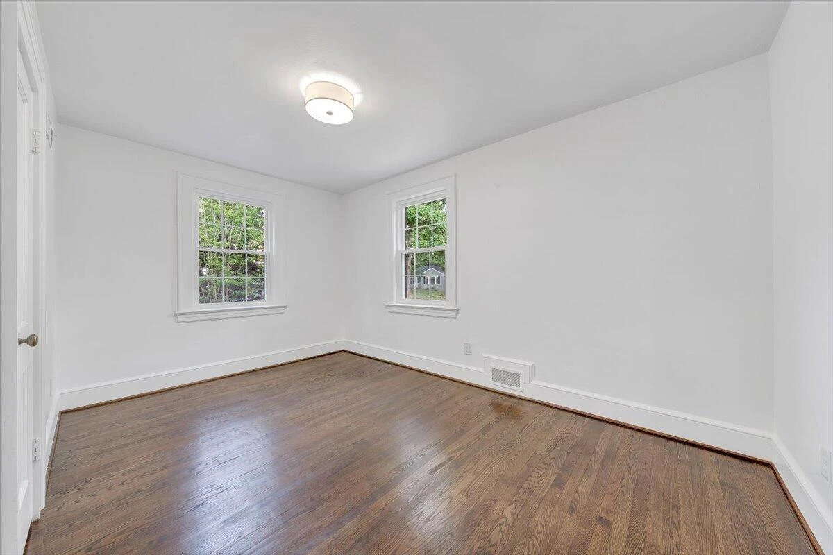 2633 Oregon AVE - Photo 30