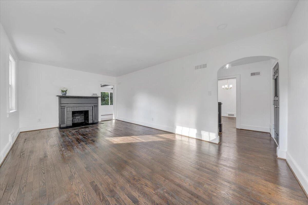 2633 Oregon AVE - Photo 5