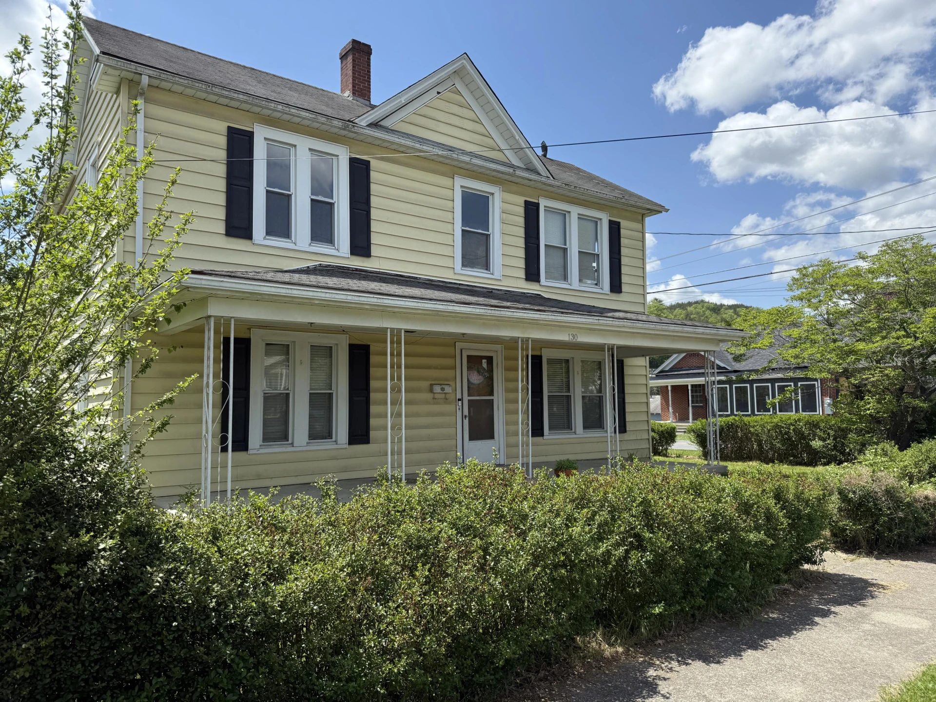 130 Marion AVE - Photo 2
