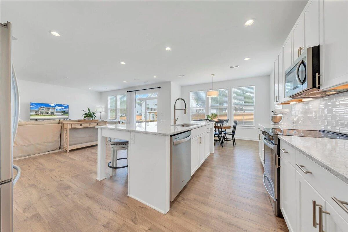 39 Viceroy ST - Photo 32