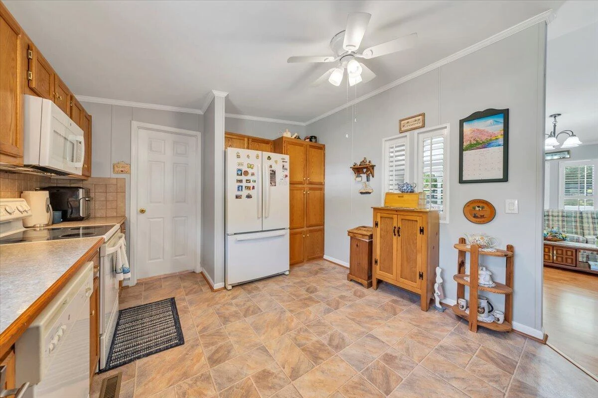 1928 Edgerton AVE - Photo 14