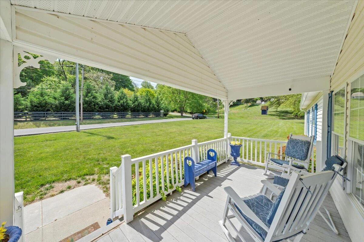 1928 Edgerton AVE - Photo 3