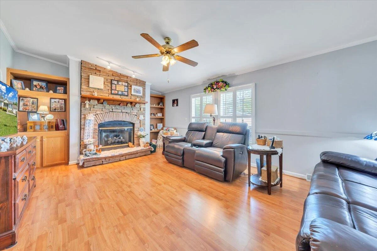 1928 Edgerton AVE - Photo 21