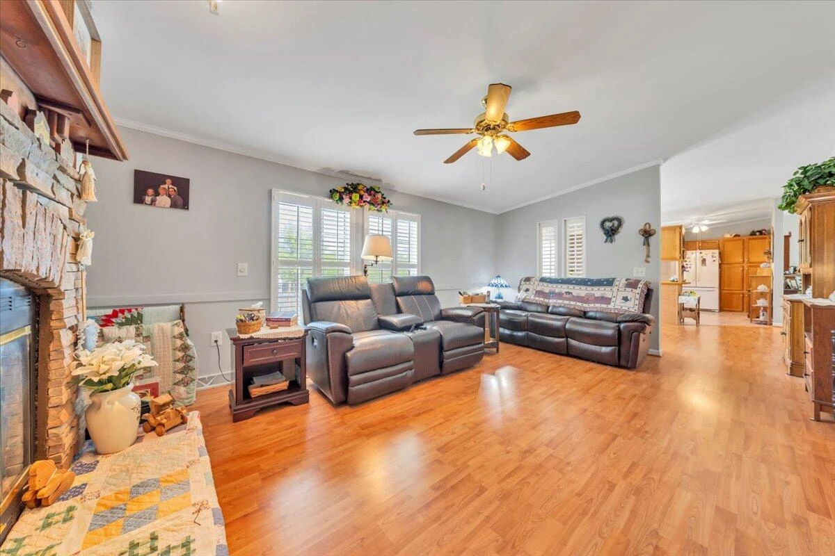1928 Edgerton AVE - Photo 23