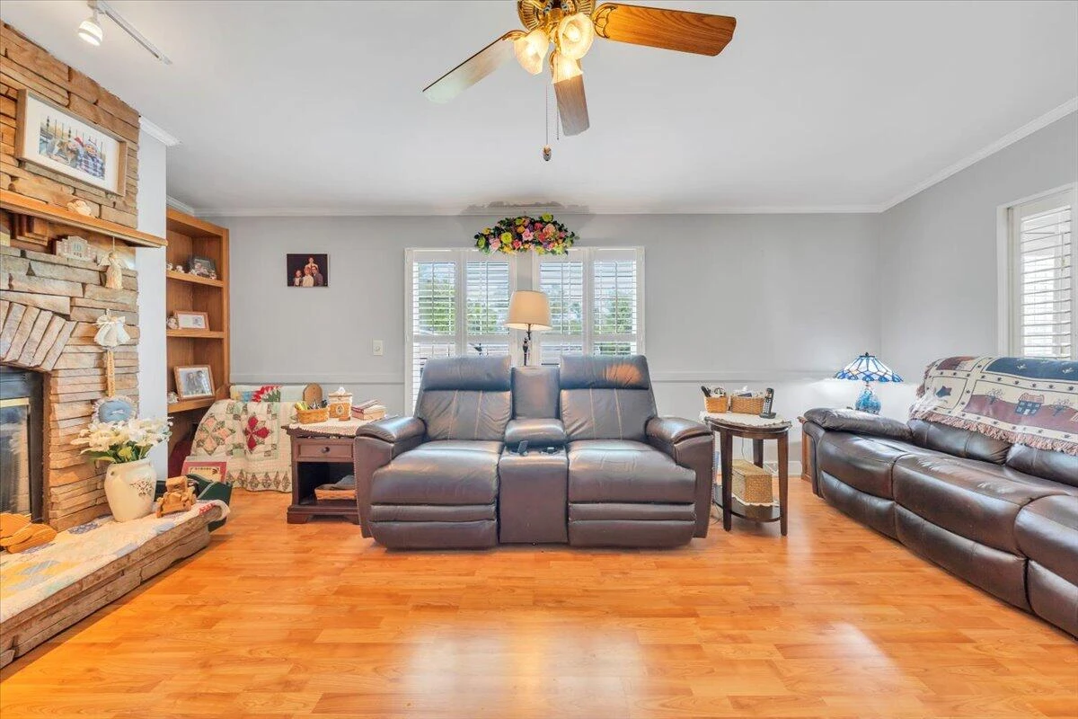 1928 Edgerton AVE - Photo 24