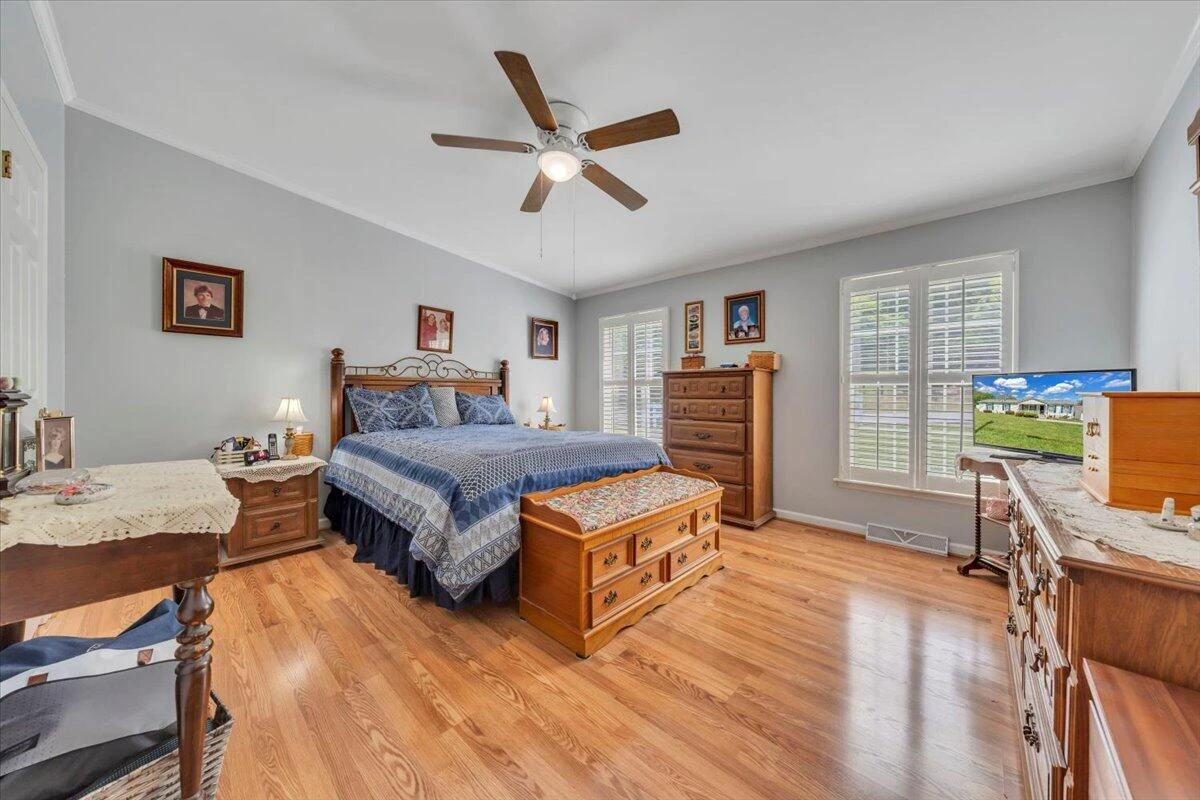 1928 Edgerton AVE - Photo 26