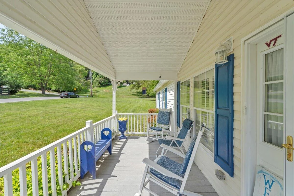 1928 Edgerton AVE - Photo 4