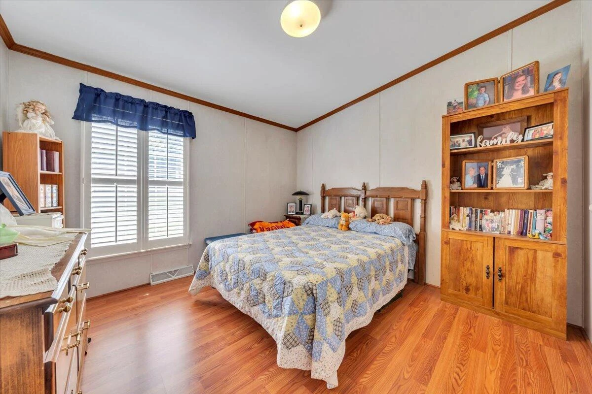 1928 Edgerton AVE - Photo 31