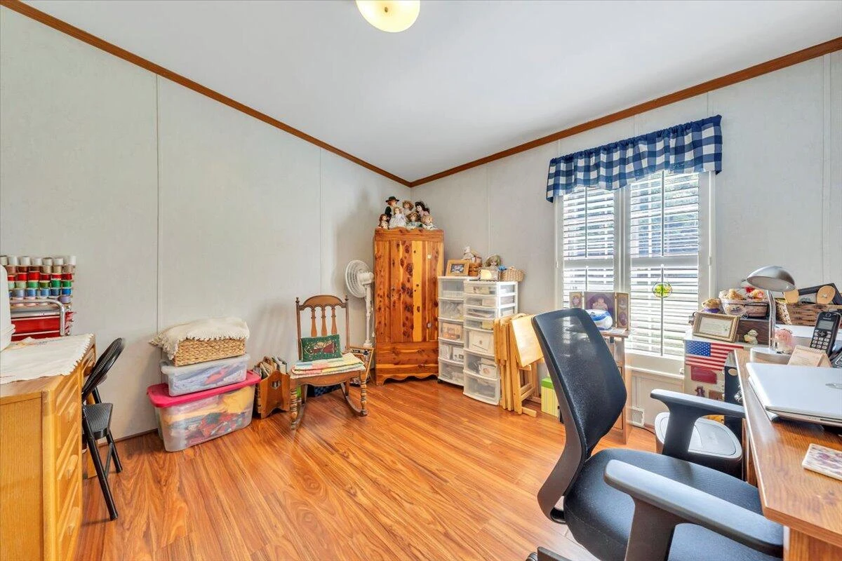 1928 Edgerton AVE - Photo 32