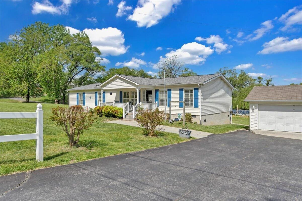 1928 Edgerton AVE - Photo 48