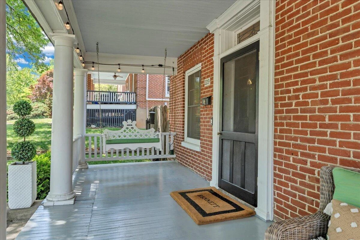 2219 Broadway AVE - Photo 15
