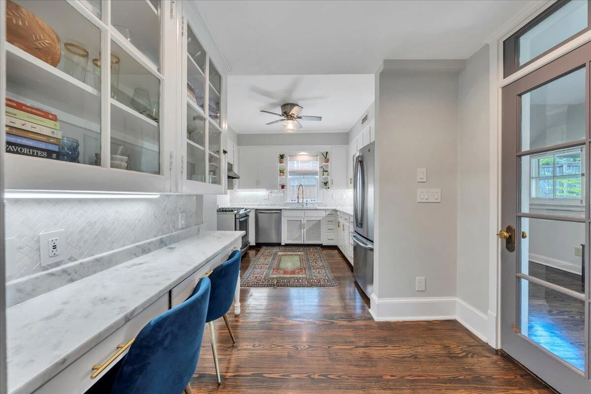 2219 Broadway AVE - Photo 32