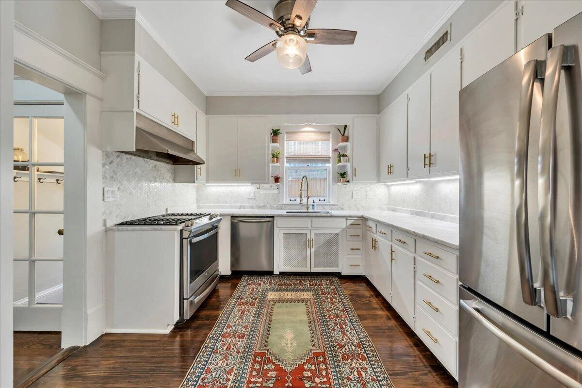 2219 Broadway AVE - Photo 33