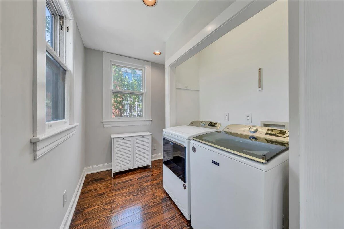2219 Broadway AVE - Photo 37