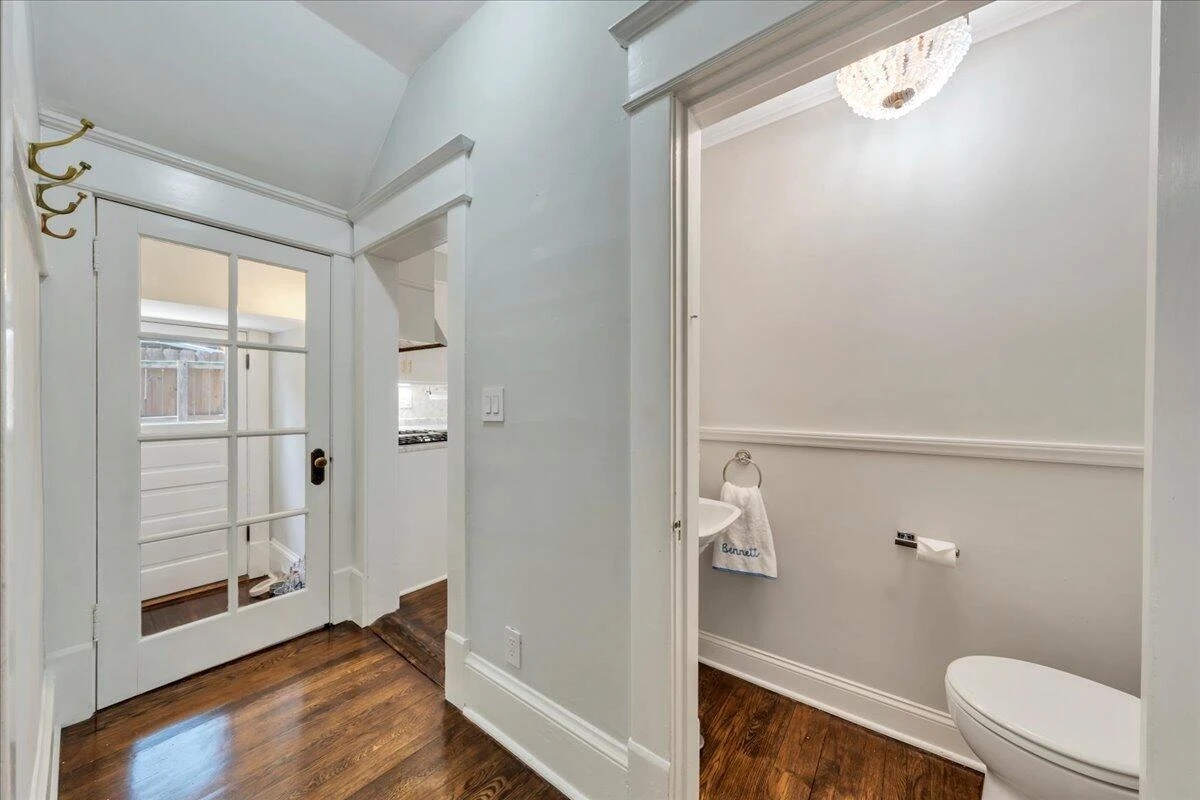 2219 Broadway AVE - Photo 39