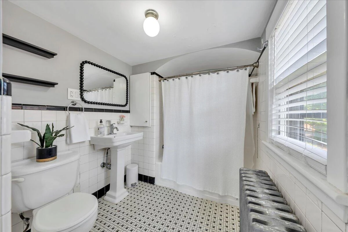 2219 Broadway AVE - Photo 44
