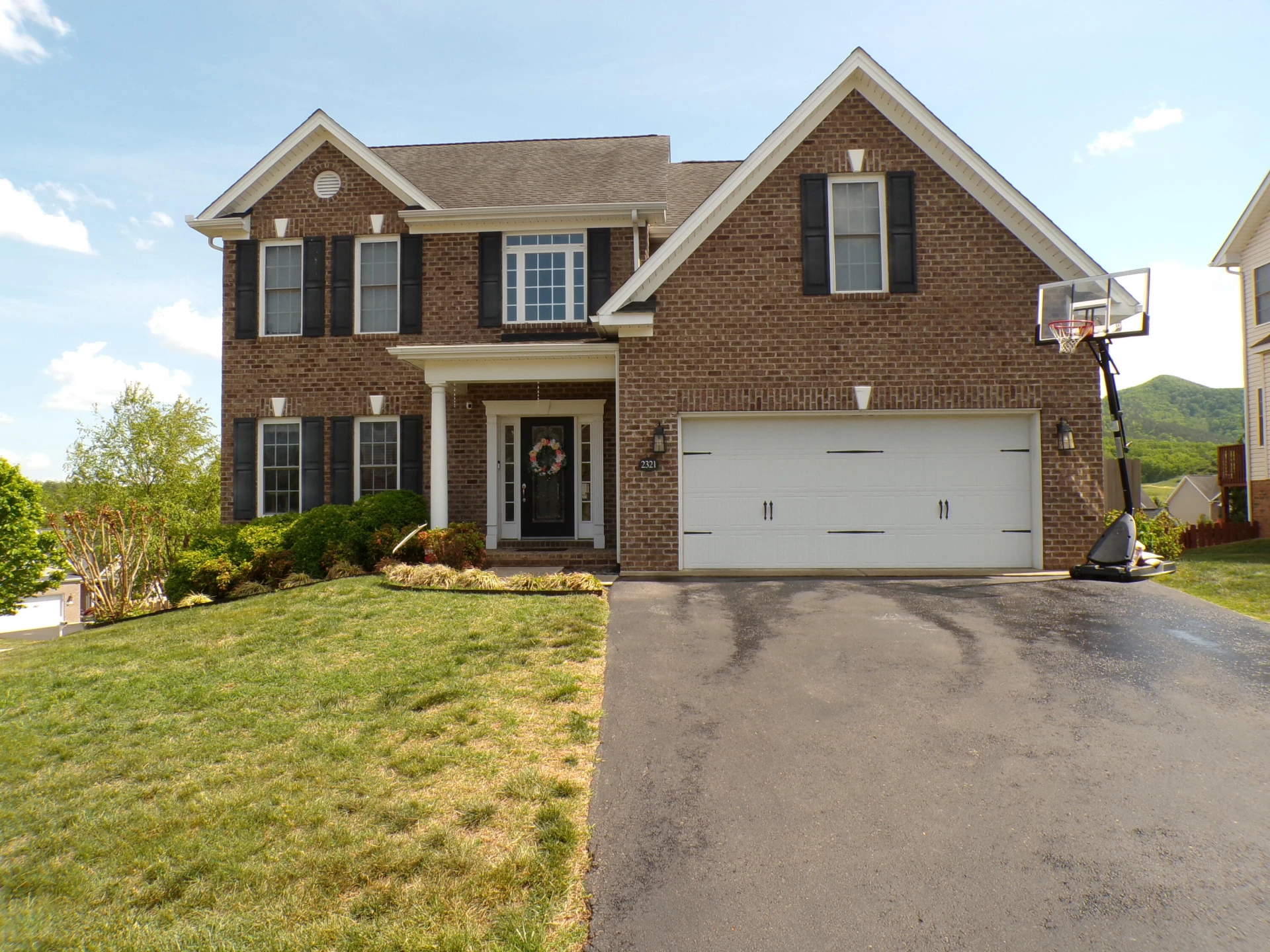 2321 Foxfield LN