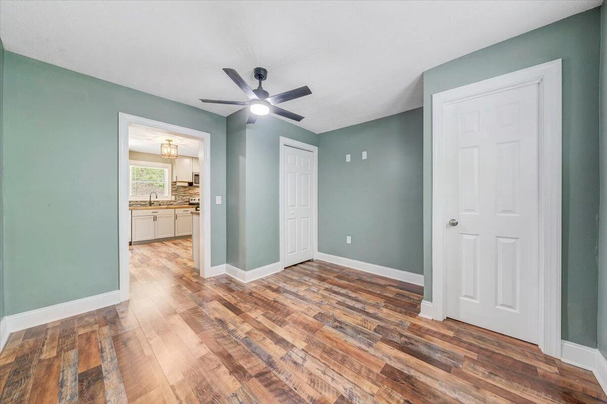 215 Heatherwood DR - Photo 16