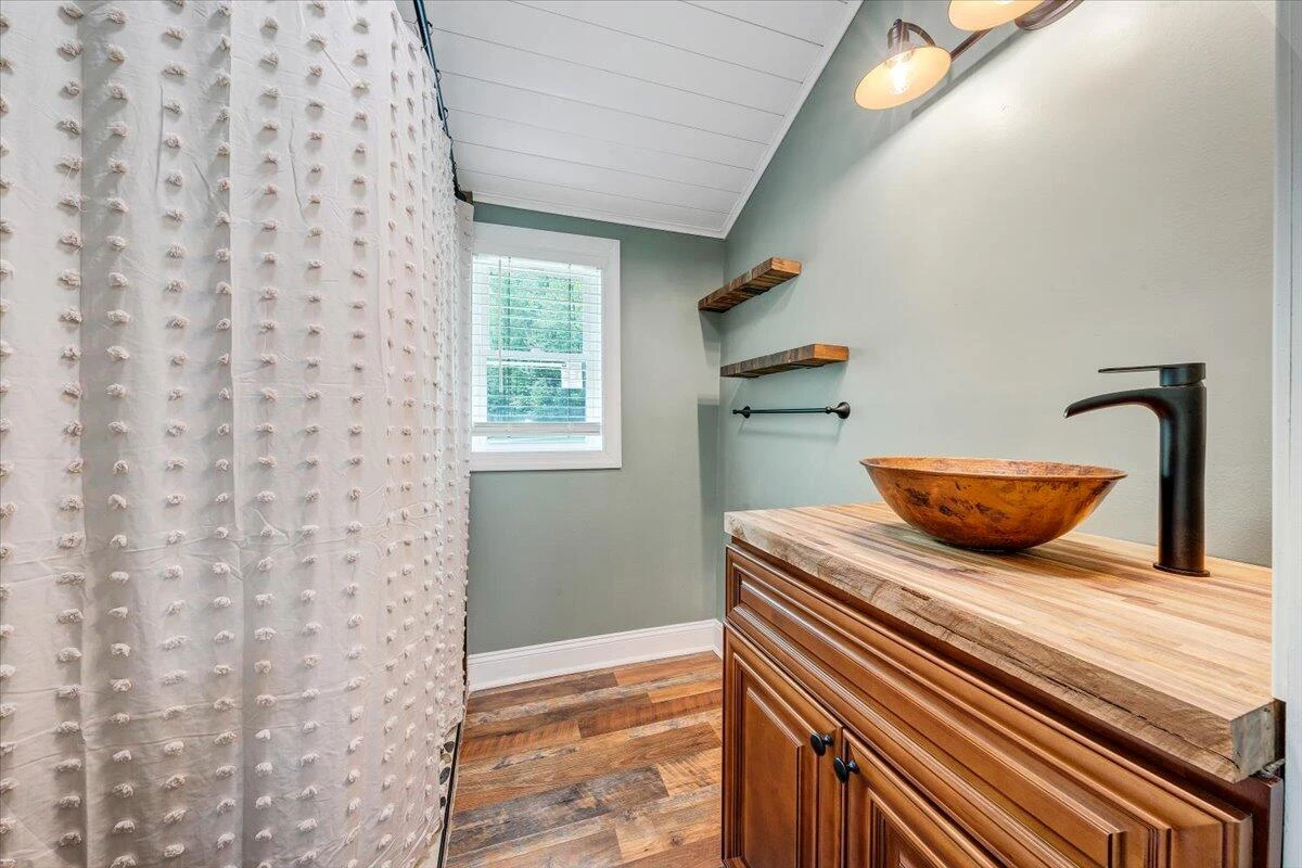 215 Heatherwood DR - Photo 18
