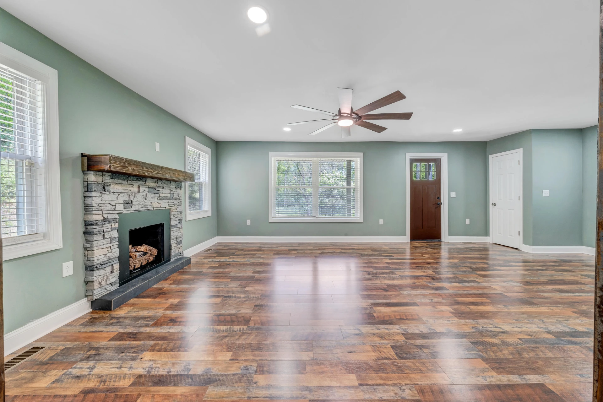 215 Heatherwood DR - Photo 9