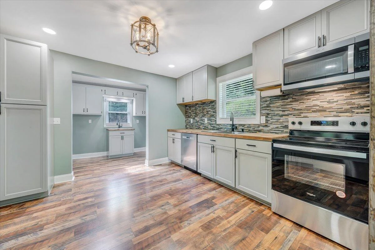215 Heatherwood DR - Photo 13