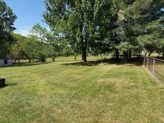 108 Parkway LN - Photo 25