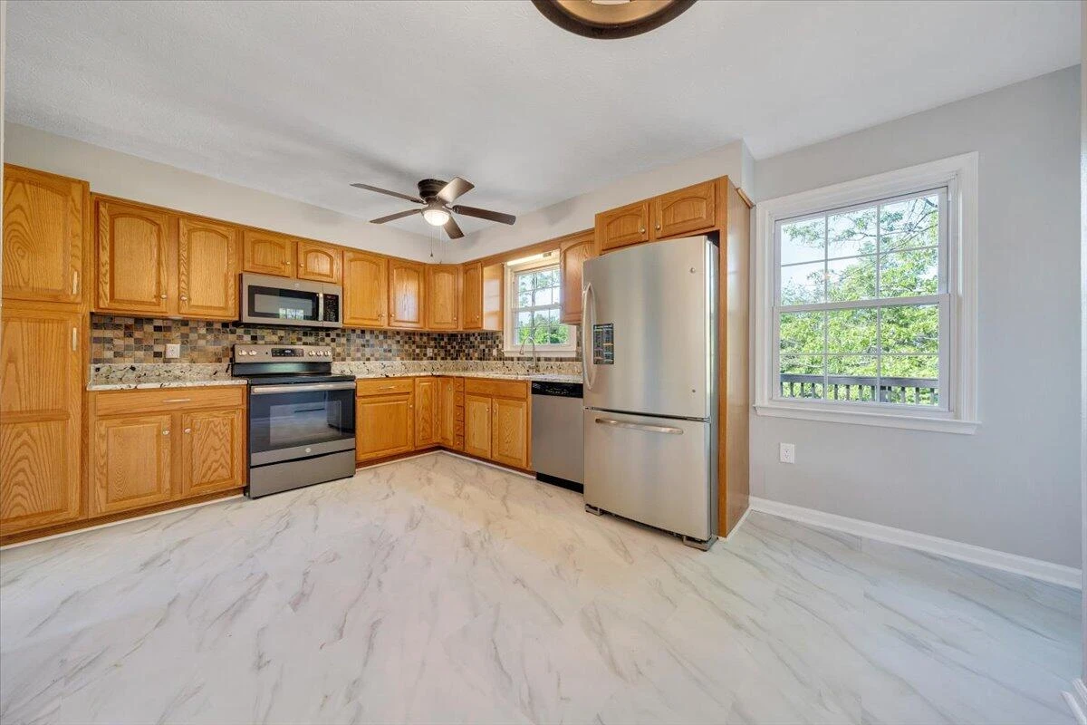 851 Short ST - Photo 10