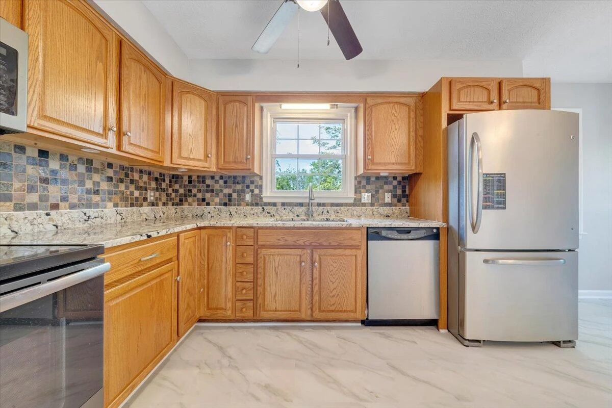 851 Short ST - Photo 11
