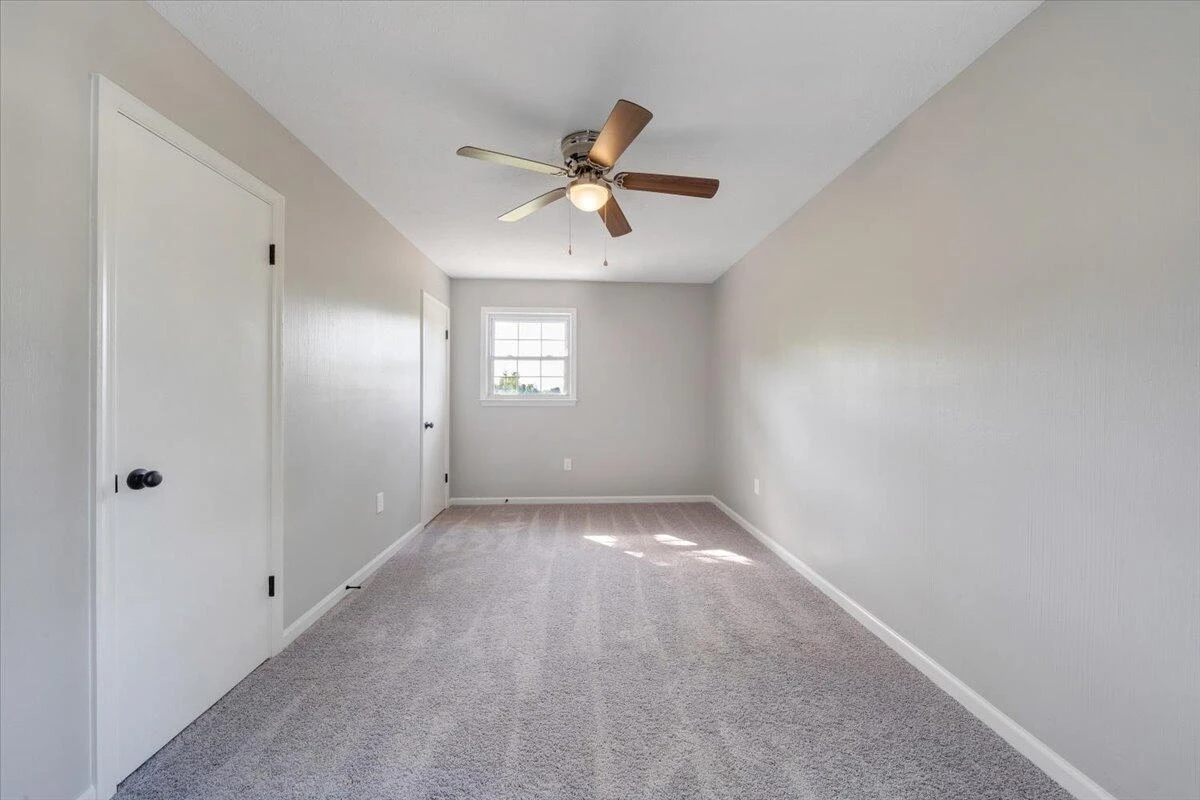 851 Short ST - Photo 18