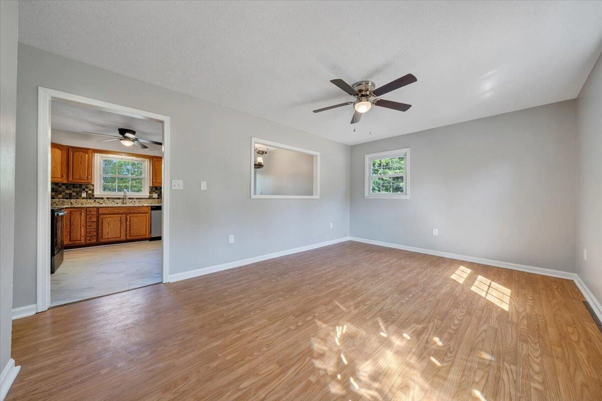 851 Short ST - Photo 2