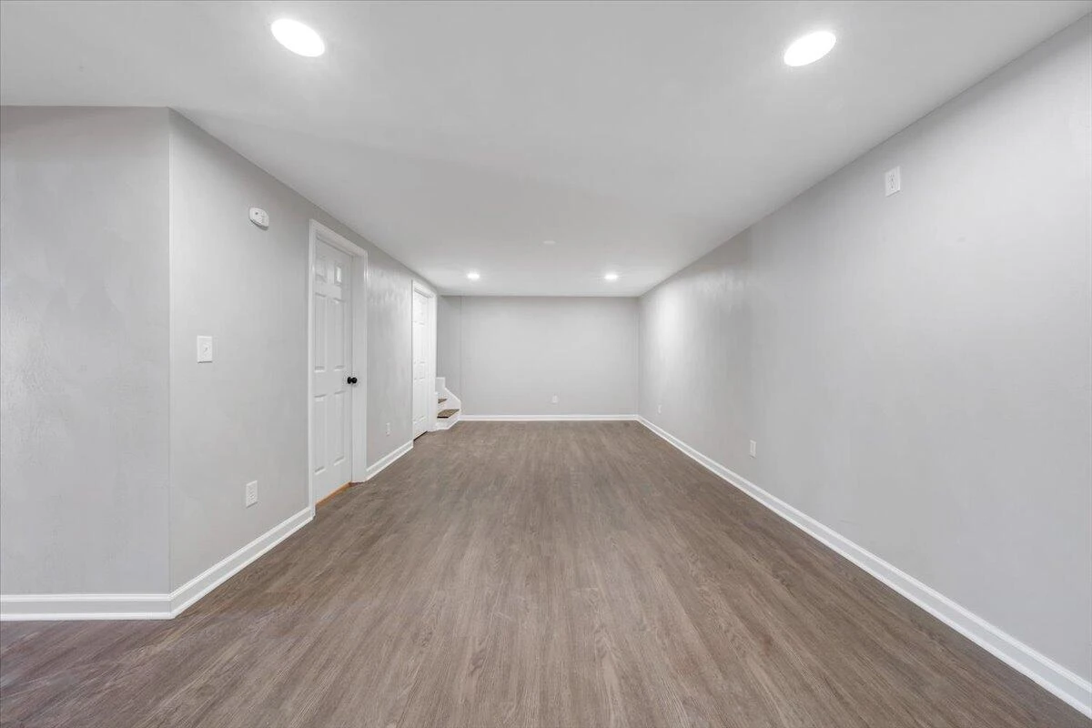 851 Short ST - Photo 24