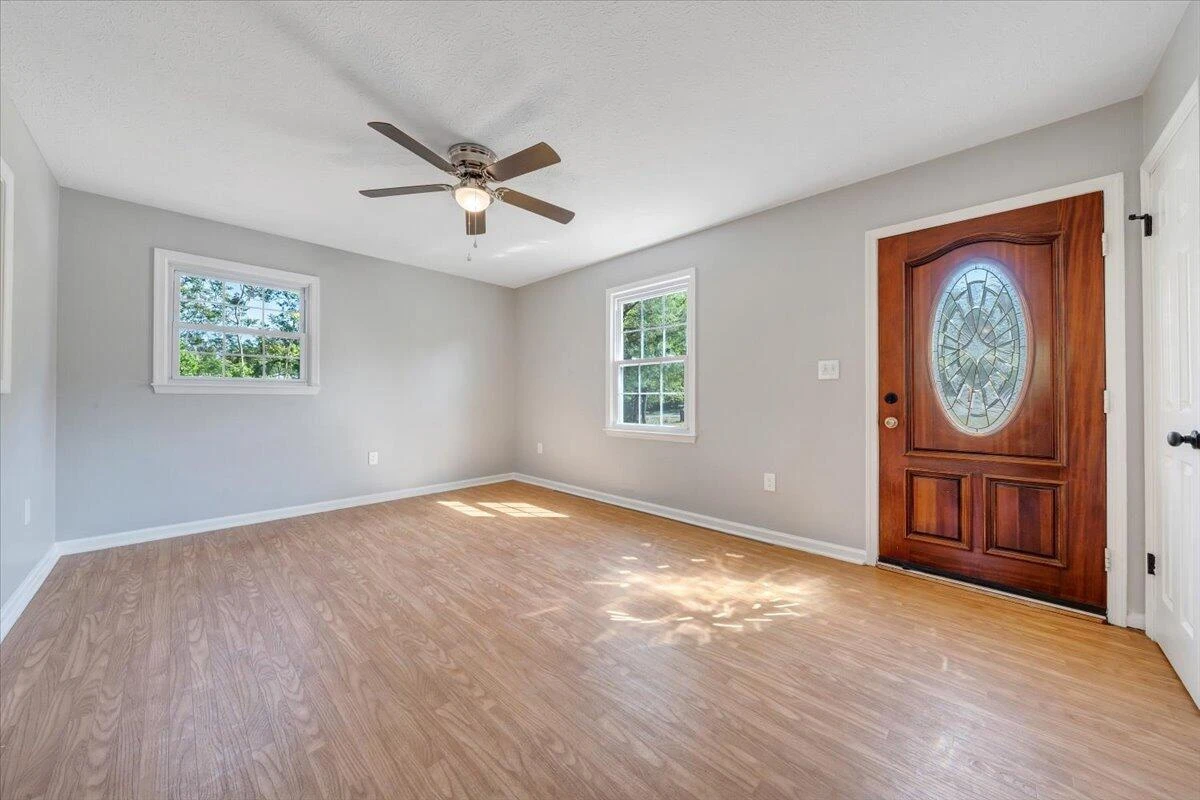 851 Short ST - Photo 3