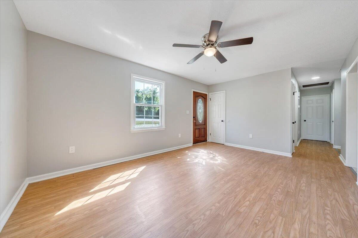 851 Short ST - Photo 4