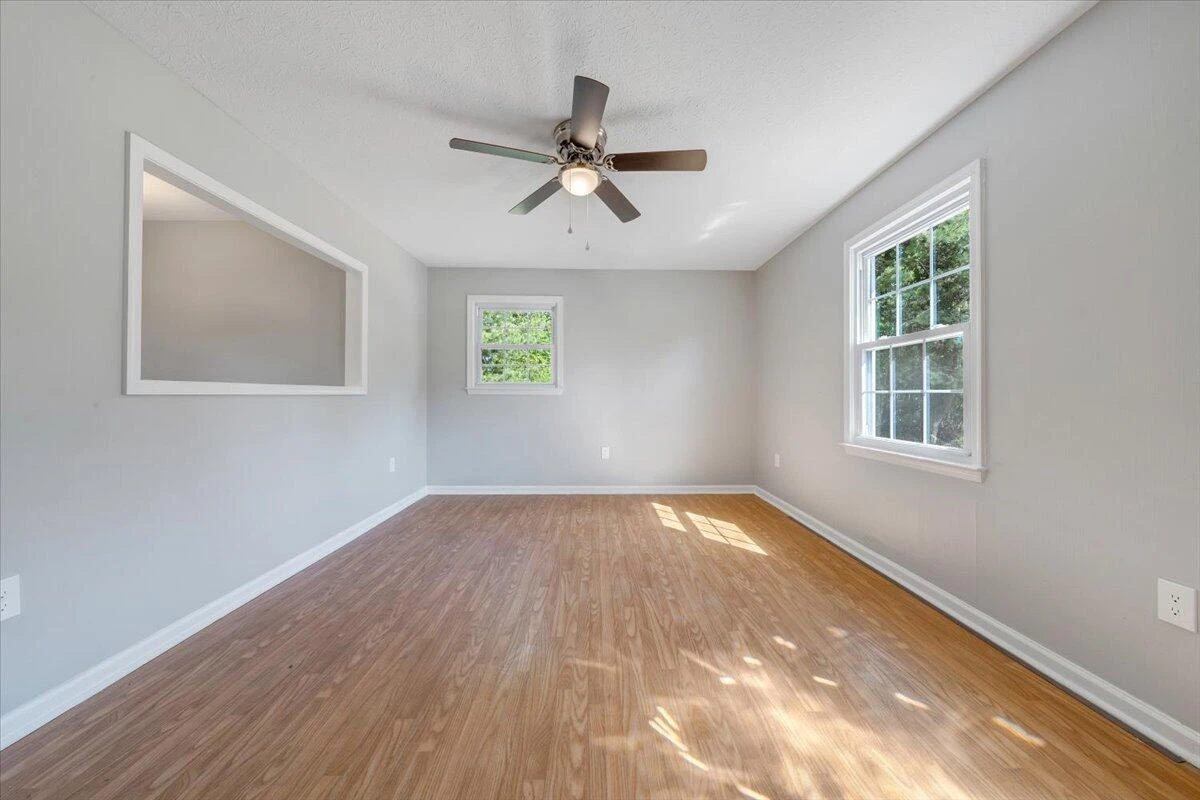 851 Short ST - Photo 6