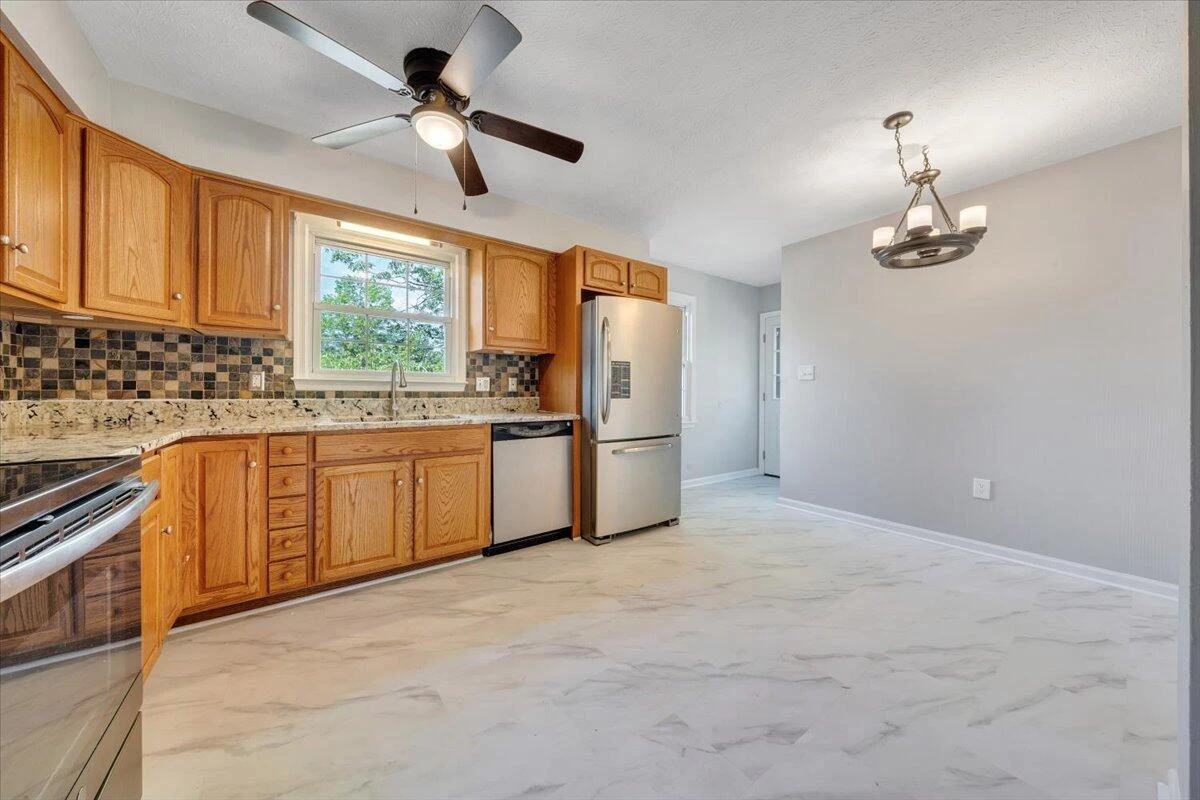 851 Short ST - Photo 7
