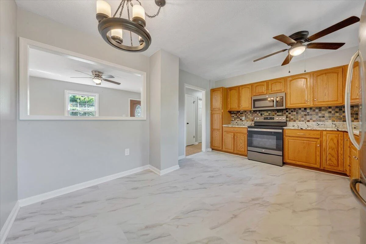851 Short ST - Photo 9