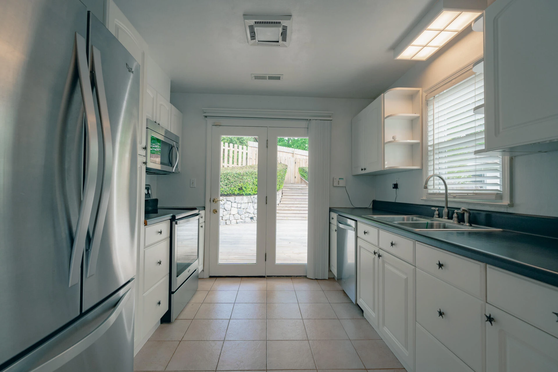 2509 Sweetbrier AVE - Photo 11