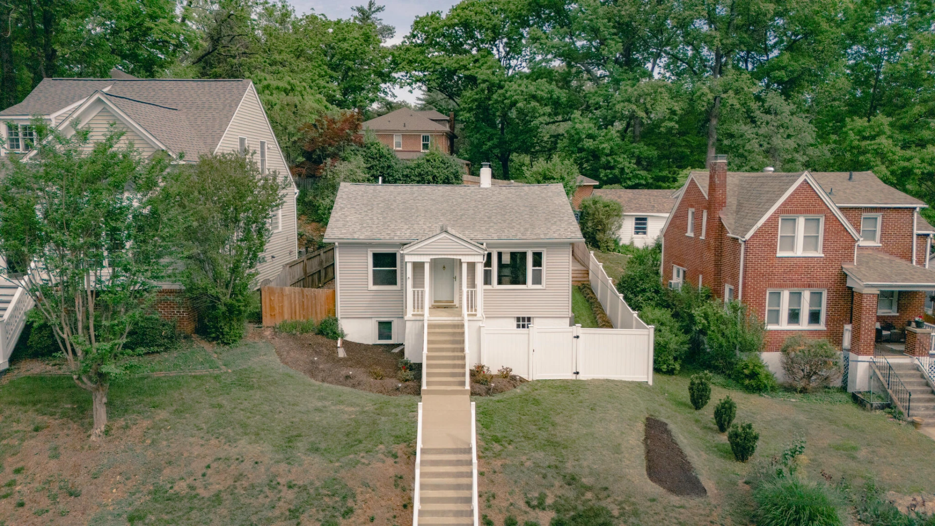 2509 Sweetbrier AVE - Photo 4