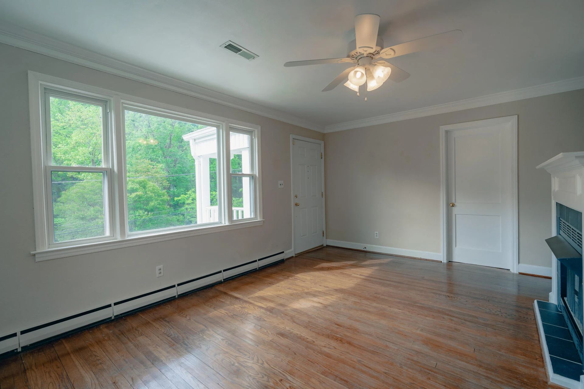 2509 Sweetbrier AVE - Photo 5